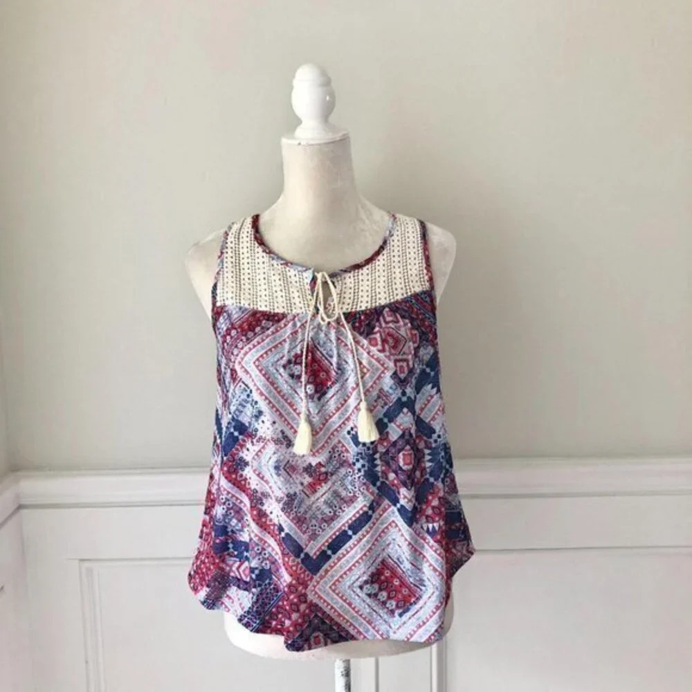 No Boundaries Crochet Lace Printed Tank Top M